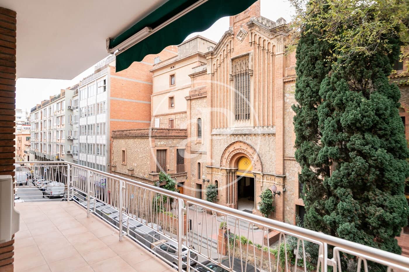 6 bedroom Apartment for sale in Barcelona city - € 1,140,000 (Ref: 9465643)