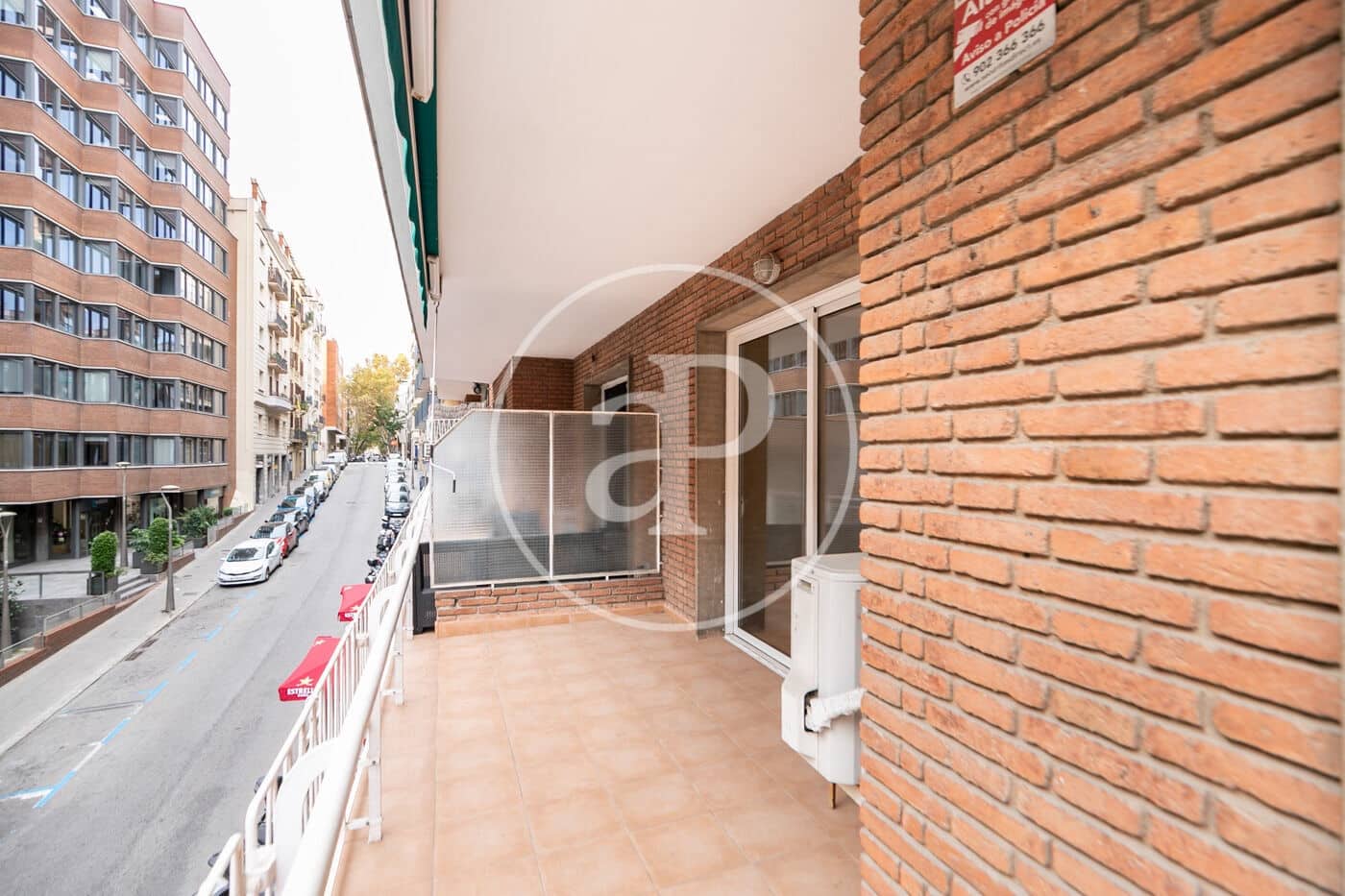 6 bedroom Apartment for sale in Barcelona city - € 1,140,000 (Ref: 9465643)