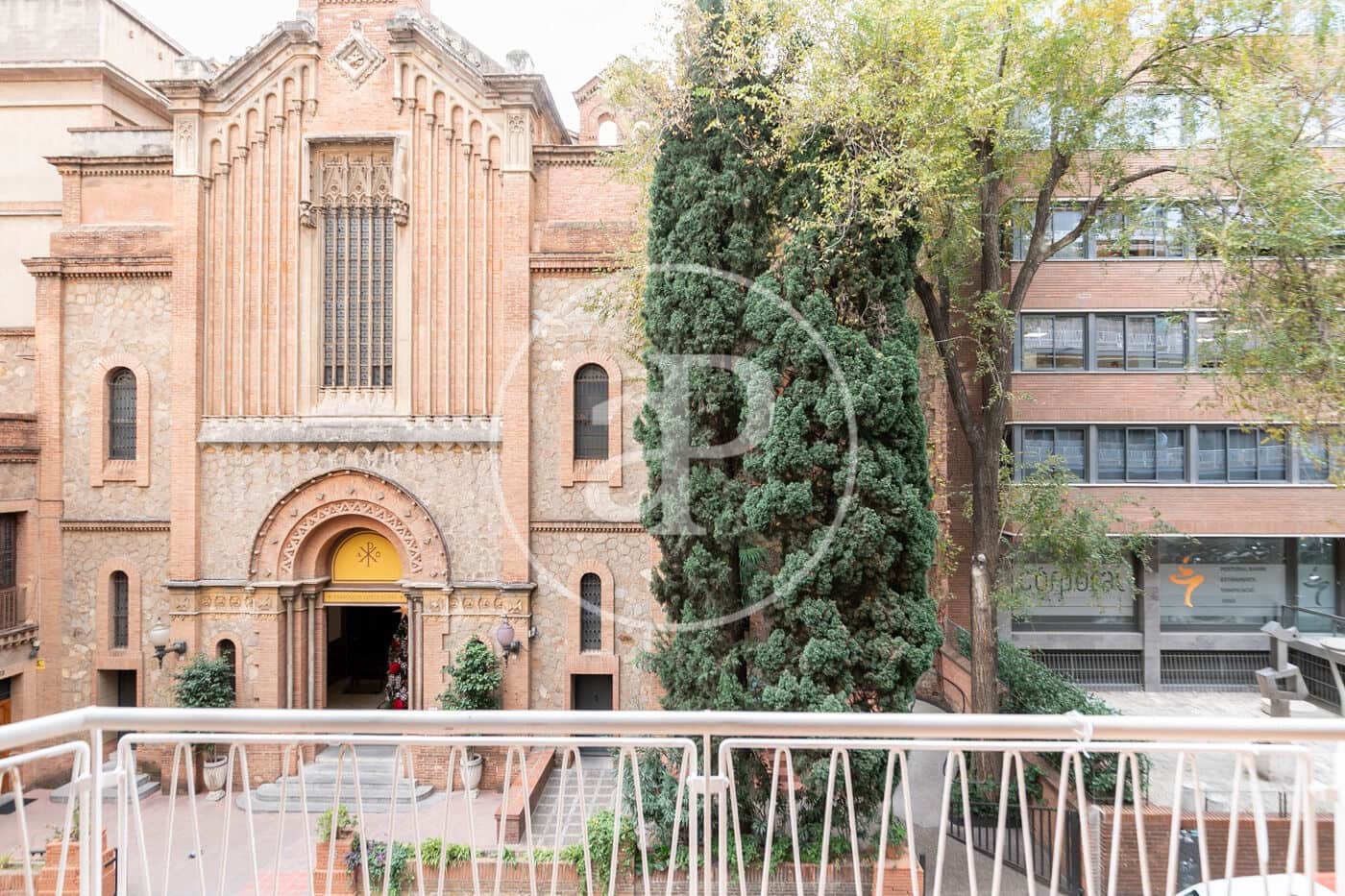 6 bedroom Apartment for sale in Barcelona city - € 1,140,000 (Ref: 9465643)