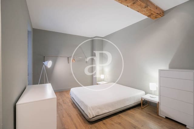 2 soveværelse Lejlighed til leje i El Barri Gòtic, Barcelona by - € 2.500 (Ref: 9468473)
