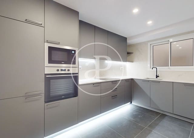 3 Zimmer Apartment zu verkaufen in Sants, Barcelona Stadt - 546.000 € (Ref: 9472957)