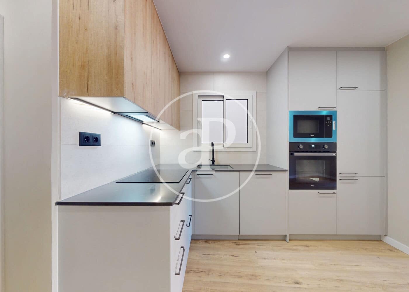 3 bedroom Apartment for sale in Barcelona city - € 530,000 (Ref: 9472957)