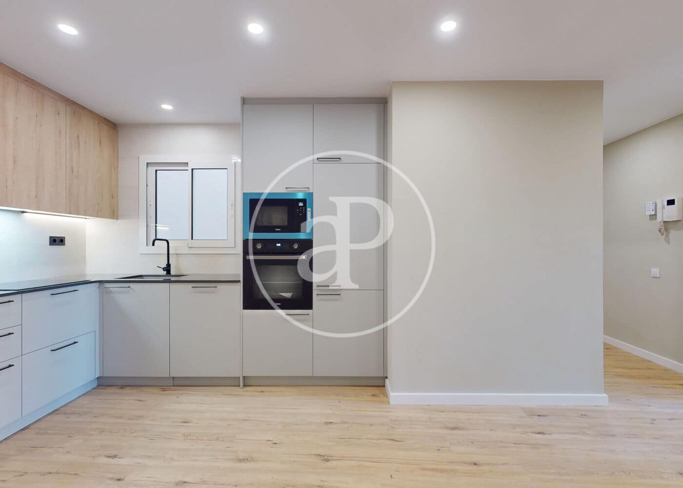 3 bedroom Apartment for sale in Barcelona city - € 530,000 (Ref: 9472957)