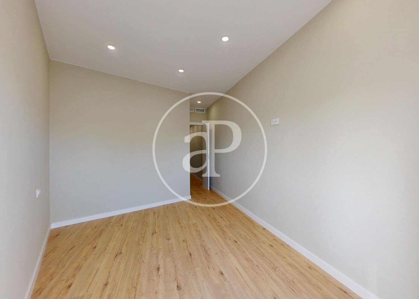 3 bedroom Apartment for sale in Barcelona city - € 530,000 (Ref: 9472957)