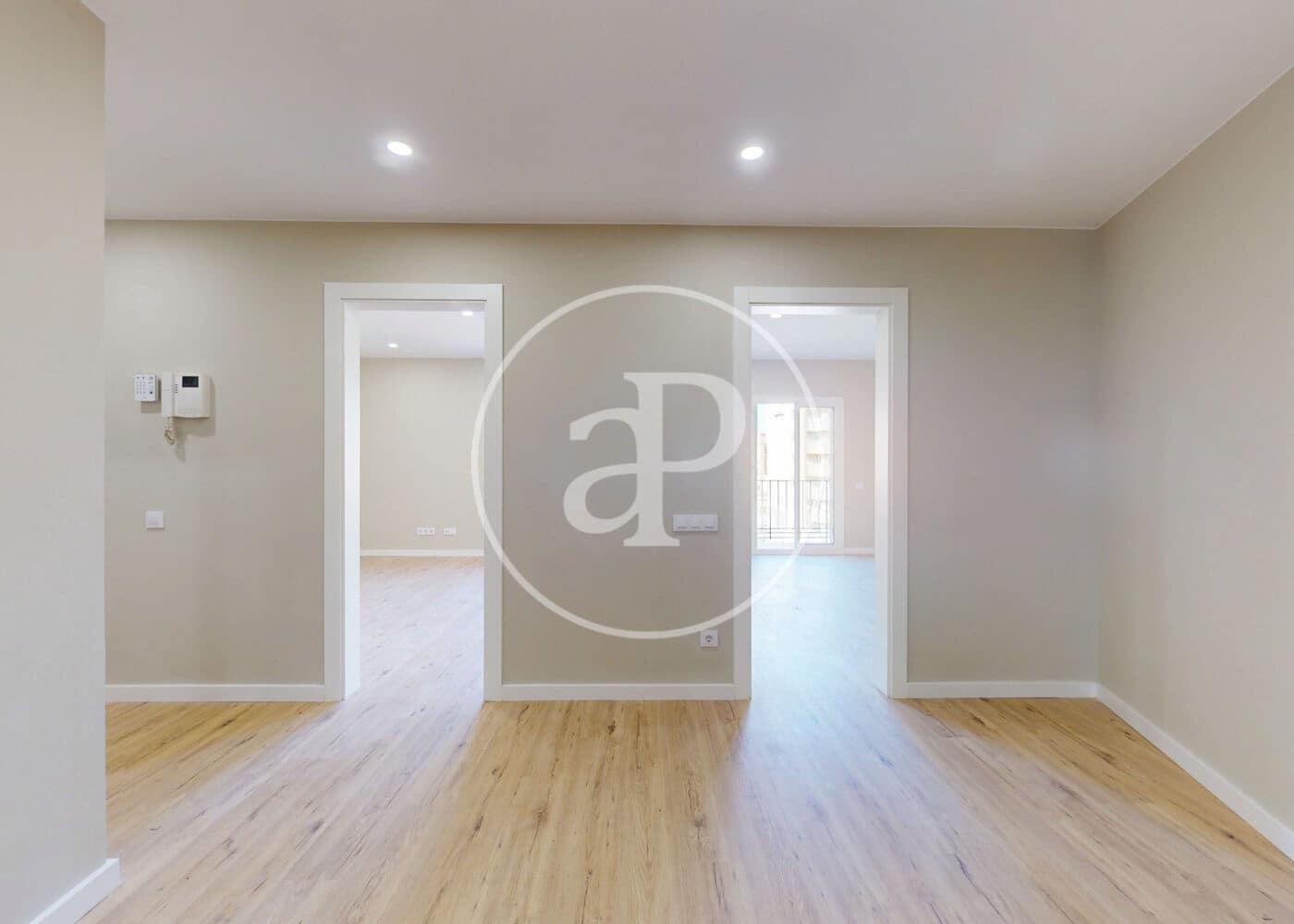 3 bedroom Apartment for sale in Barcelona city - € 530,000 (Ref: 9472957)