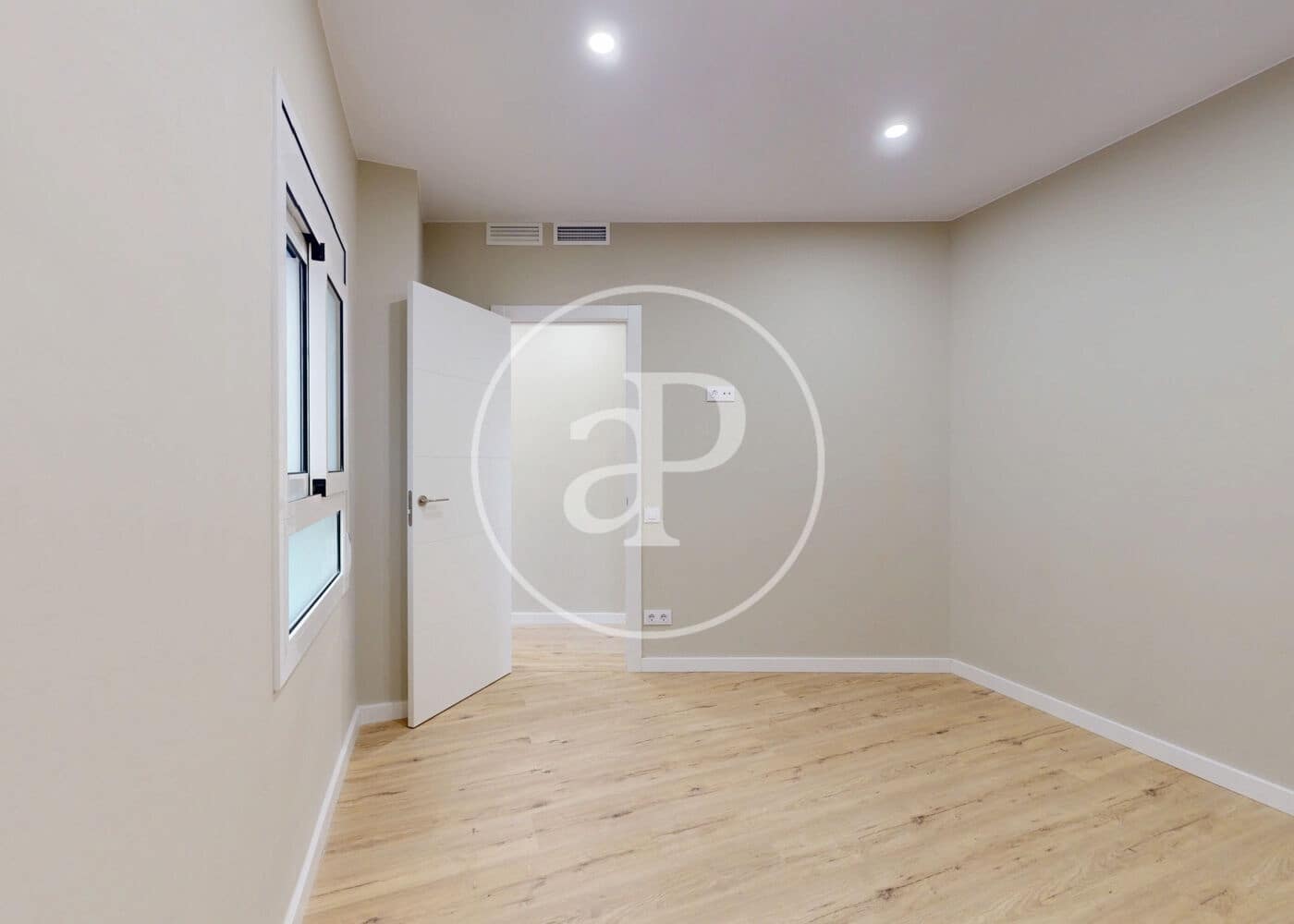 3 bedroom Apartment for sale in Barcelona city - € 530,000 (Ref: 9472957)