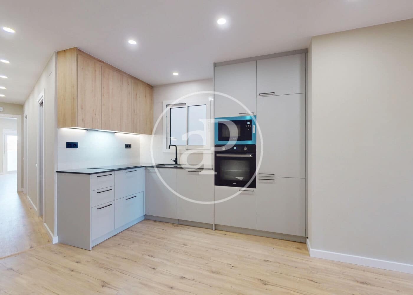 3 bedroom Apartment for sale in Barcelona city - € 530,000 (Ref: 9472957)