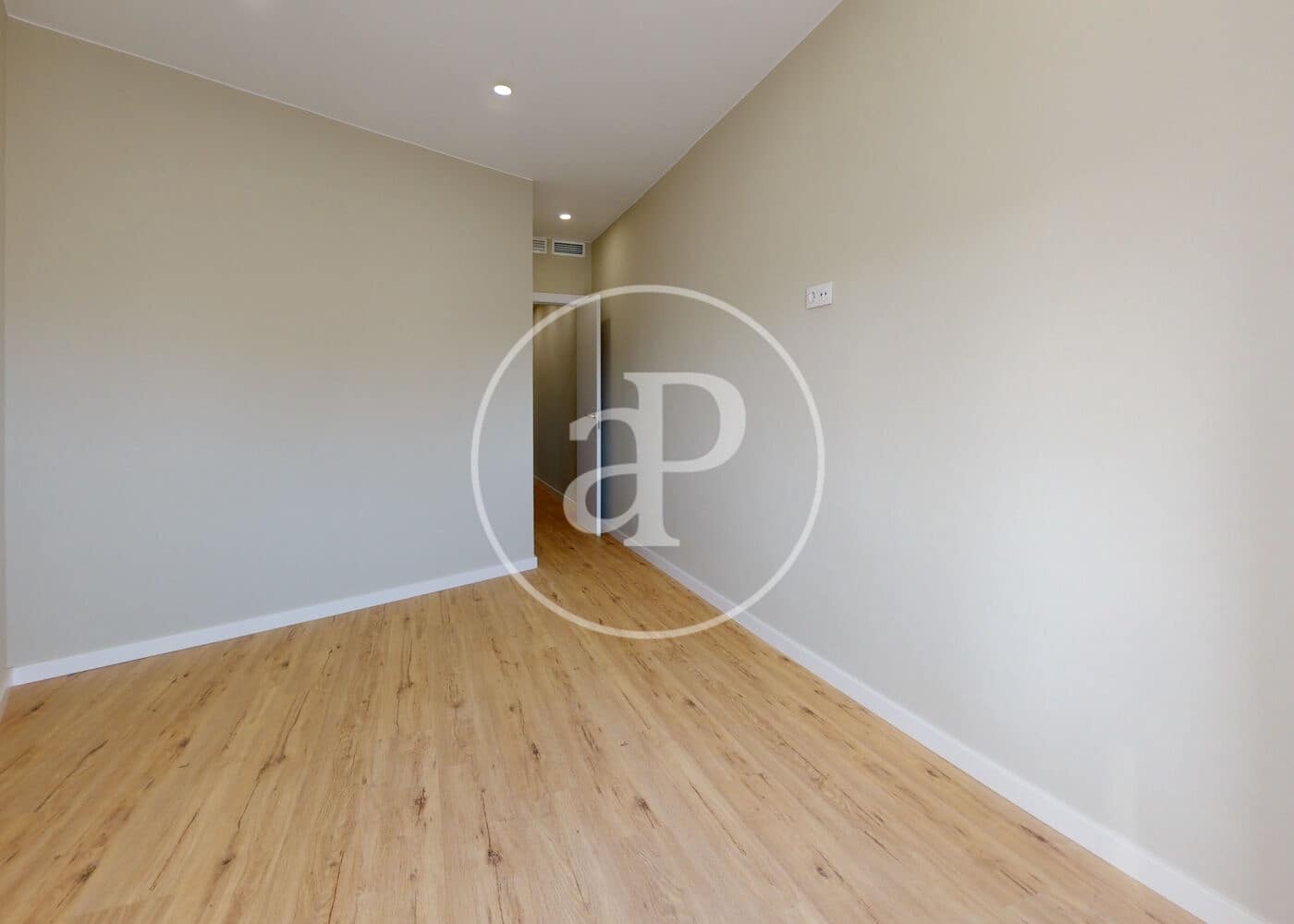 3 bedroom Apartment for sale in Barcelona city - € 530,000 (Ref: 9472957)