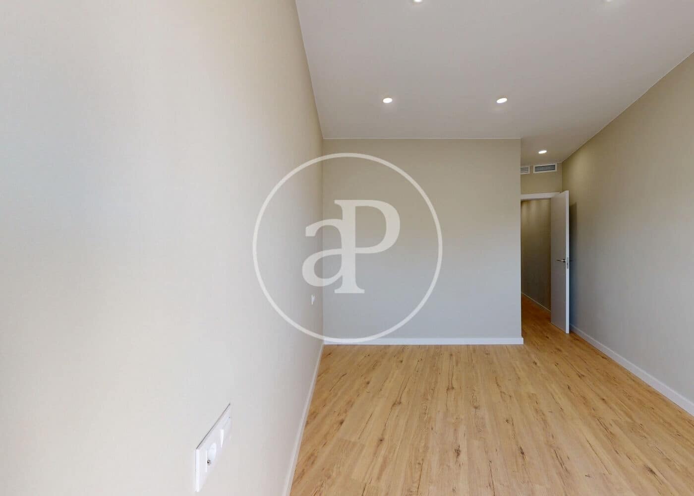 3 bedroom Apartment for sale in Barcelona city - € 530,000 (Ref: 9472957)