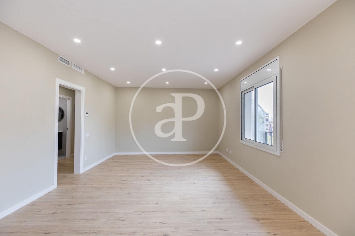 3 slaapkamer Appartement te koop in Barcelona stad - € 526.000 (Ref: 9472957)