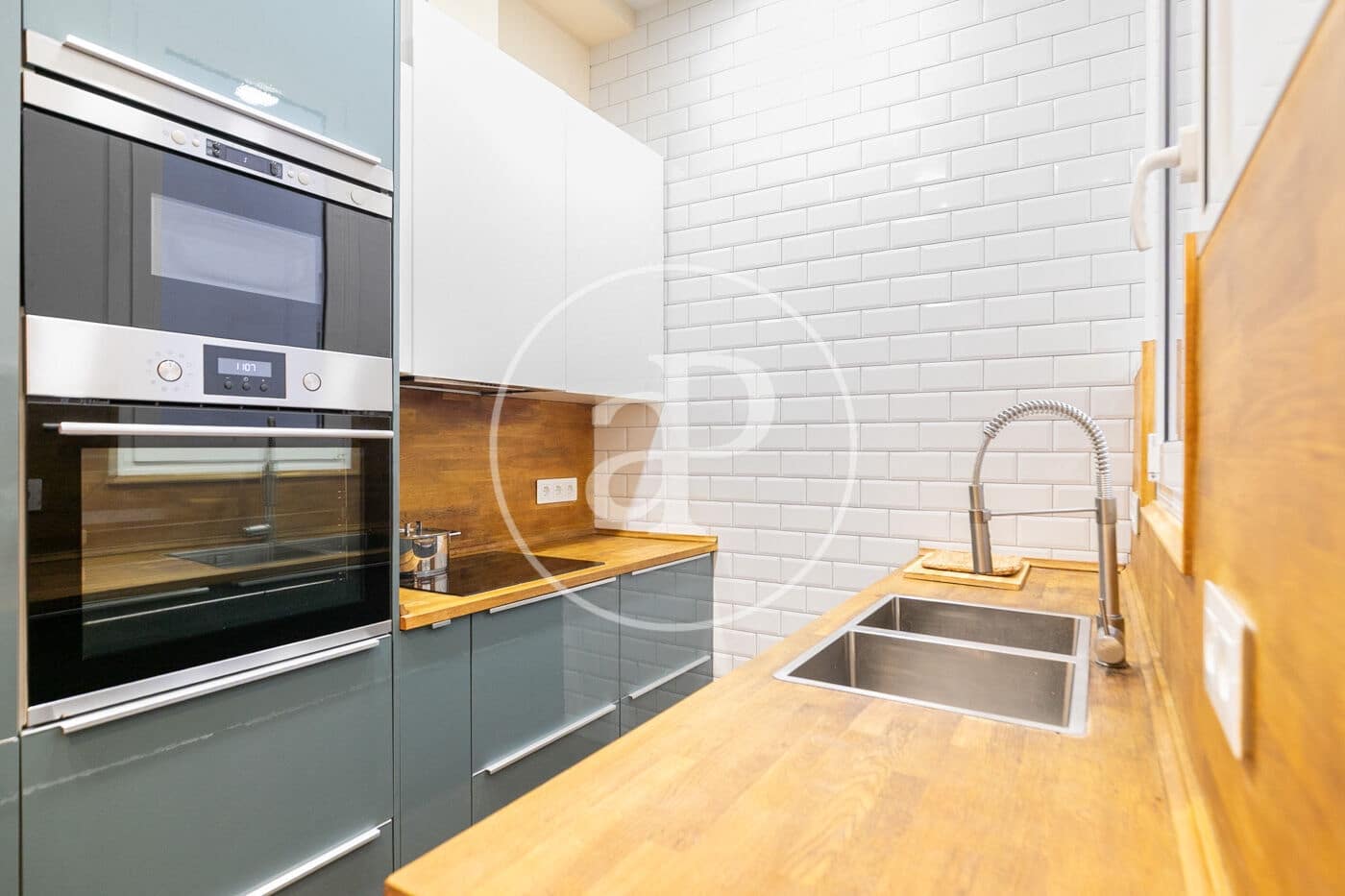 Apartamento de 2 habitaciones en Barcelona ciudad en venta - 440.000 € (Ref: 9472958)