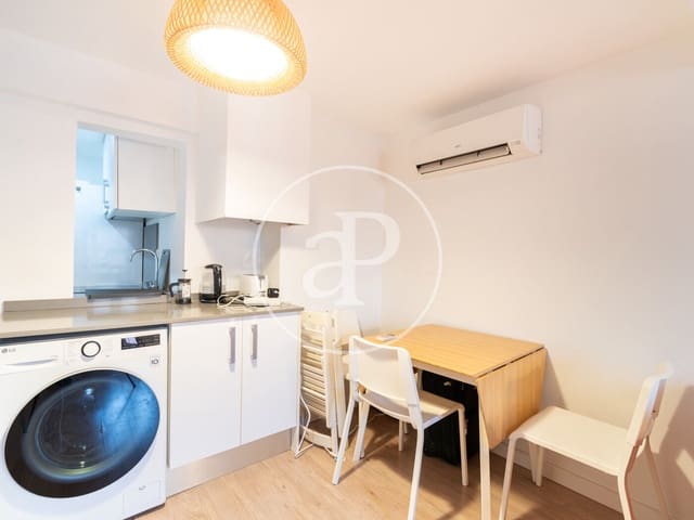 1 soveværelse Lejlighed til leje i El Poble Sec, Barcelona by - € 1.700 (Ref: 9472960)