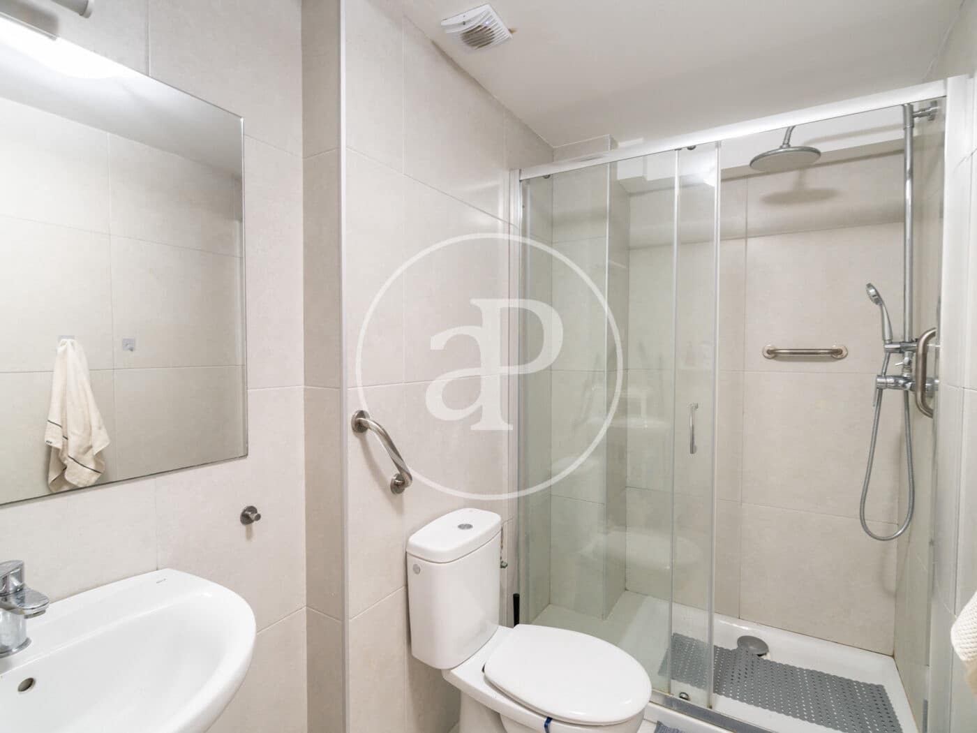 1 makuuhuone Huoneisto vuokrattavana paikassa Barcelona kaupunki - 1 700 € (Ref: 9472960)