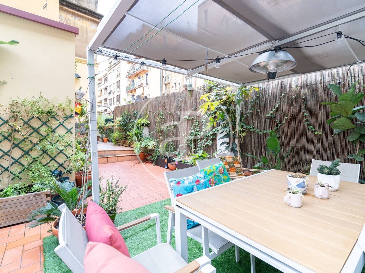 3 sovrum Lägenhet att hyra i Barcelona stad - 2 300 € (Ref: 9472961)
