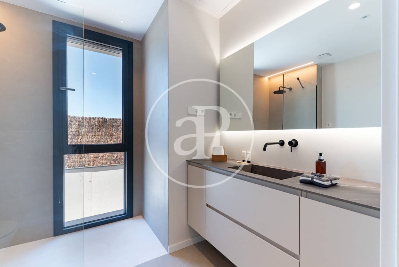 5 bedroom Villa for sale in Sitges with pool - € 2,709,000 (Ref: 9472962)