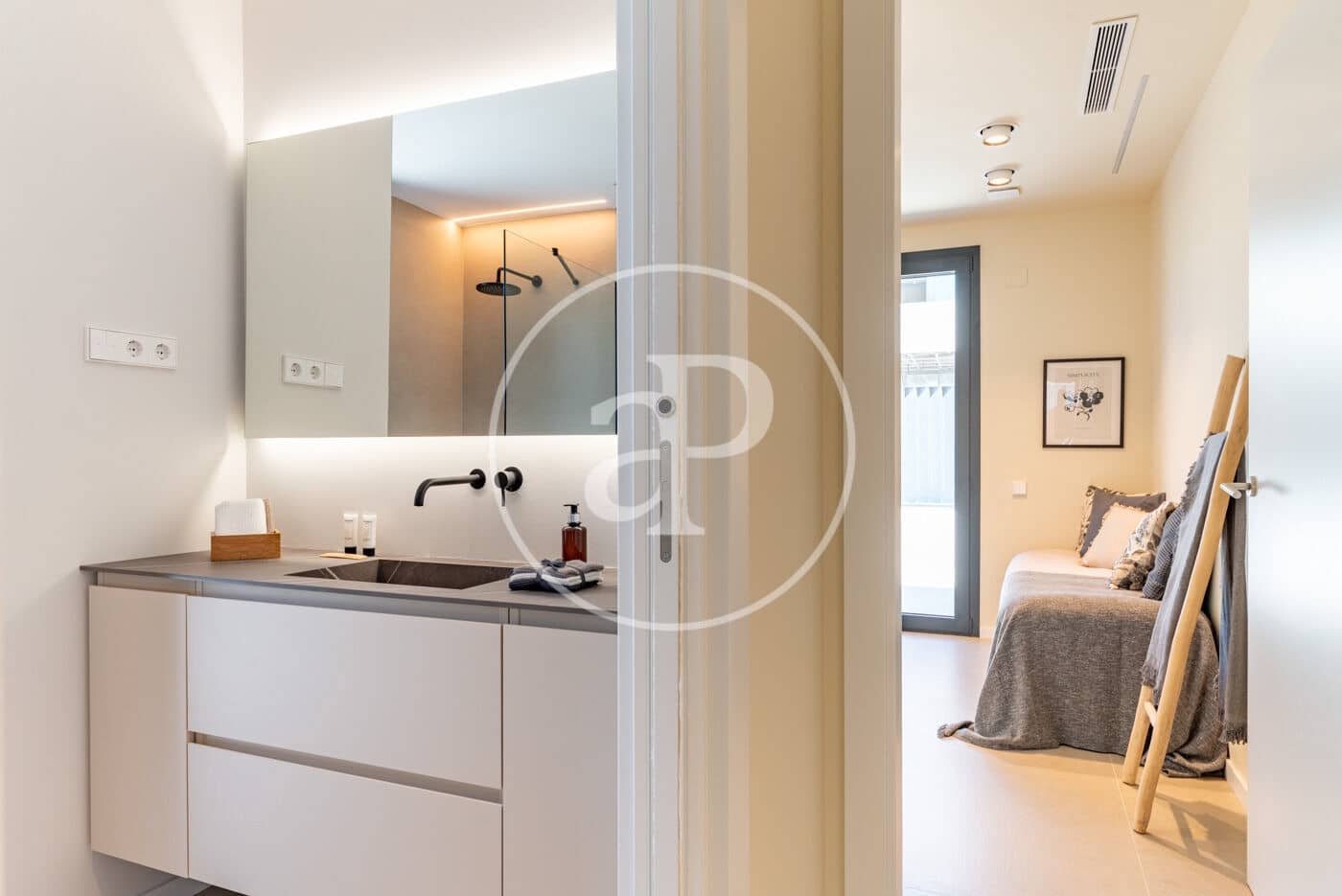 5 bedroom Villa for sale in Sitges with pool - € 2,709,000 (Ref: 9472962)