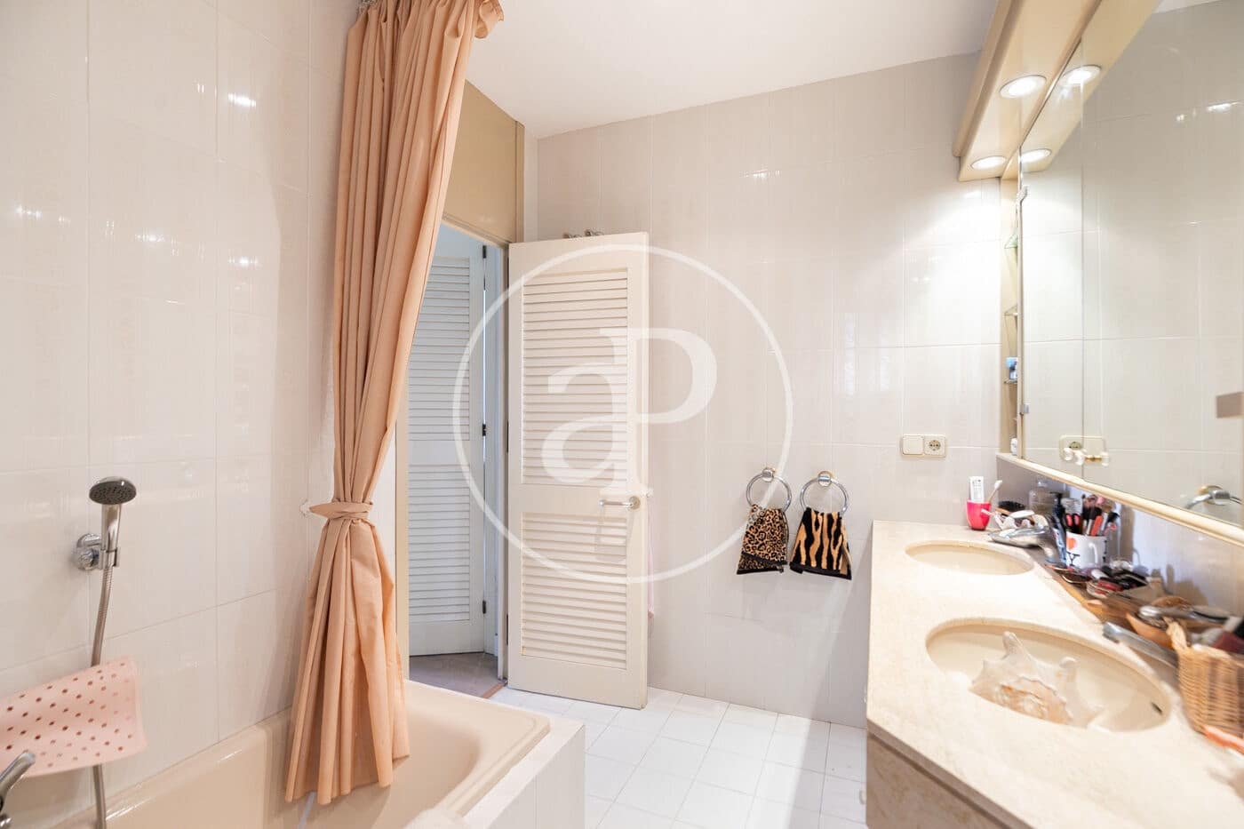 6 Zimmer Villa zu verkaufen in Barcelona Stadt mit Pool - 1.850.000 € (Ref: 9472963)