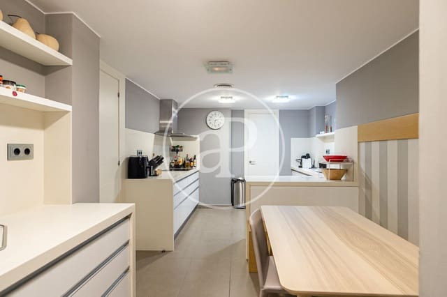 4 bedroom Apartment for sale in Les Tres Torres, Barcelona city - € 1,900,000 (Ref: 9472965)