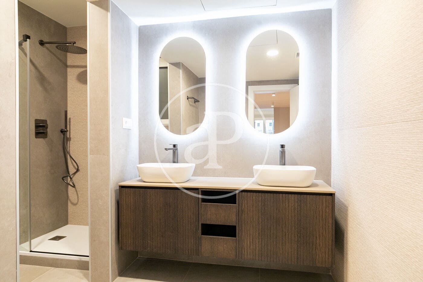 3 bedroom Apartment for sale in Barcelona city - € 1,350,000 (Ref: 9474896)