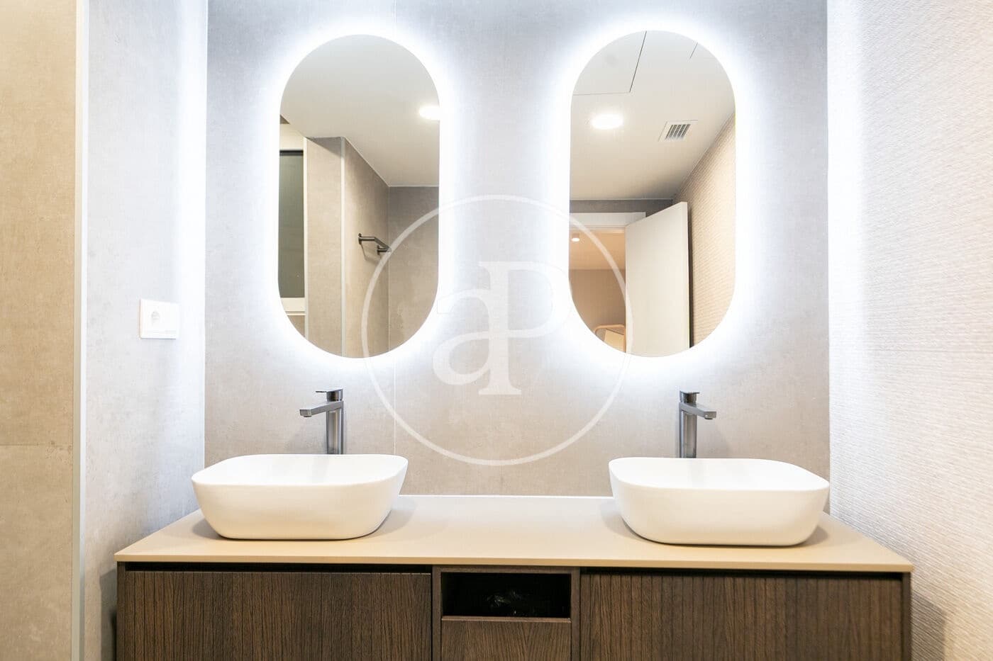 3 bedroom Apartment for sale in Barcelona city - € 1,350,000 (Ref: 9474896)