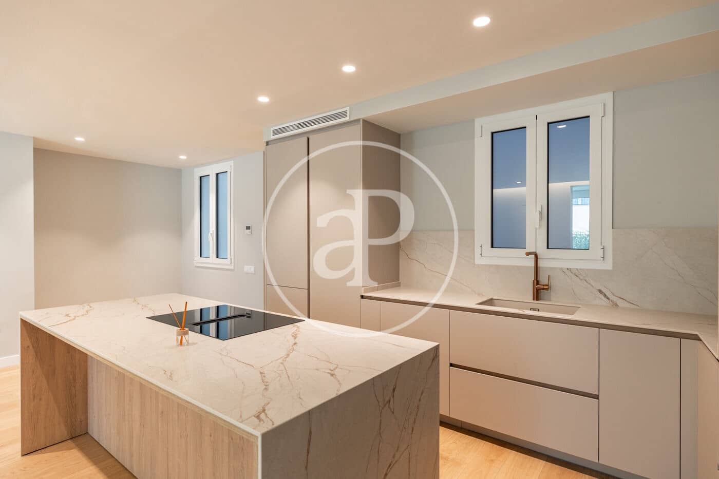 3 soveværelse Lejlighed til salg i Barcelona by - € 1.249.000 (Ref: 9474896)