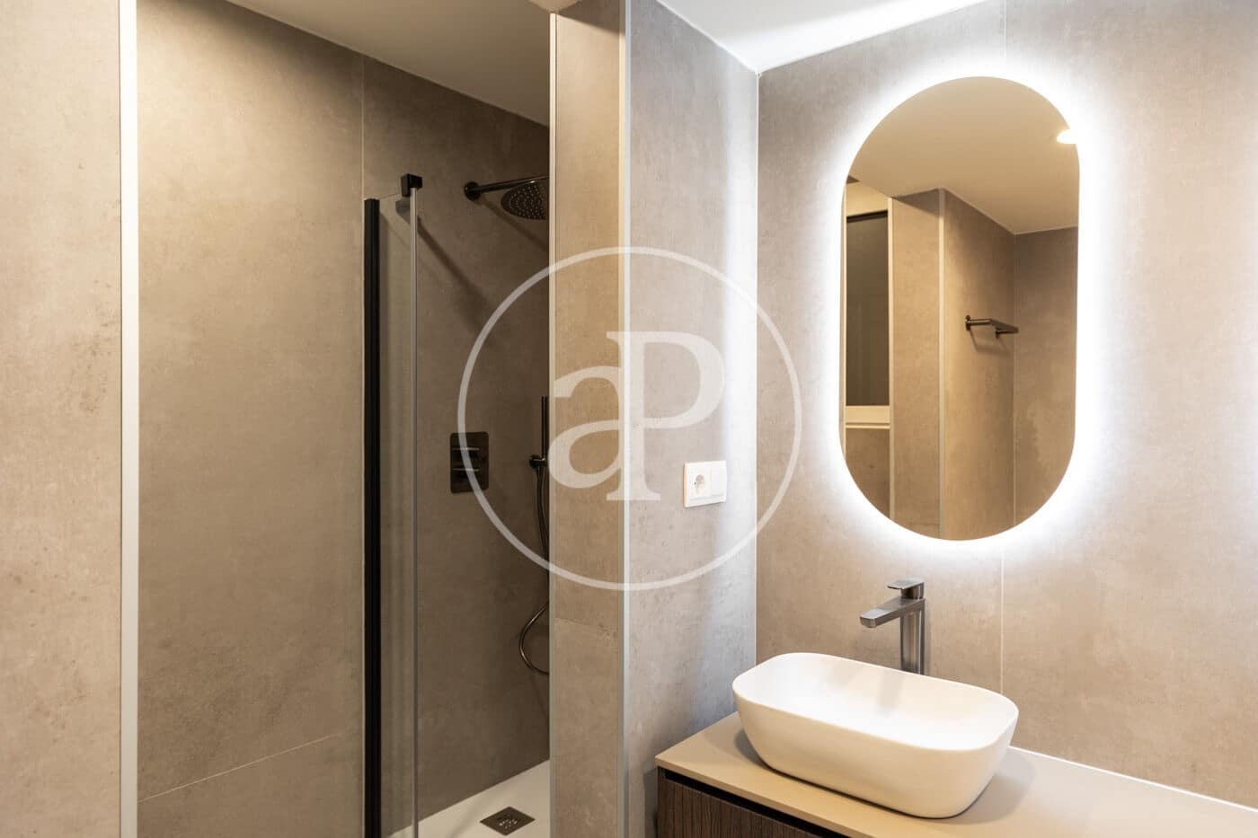3 soveværelse Lejlighed til salg i Barcelona by - € 1.249.000 (Ref: 9474896)