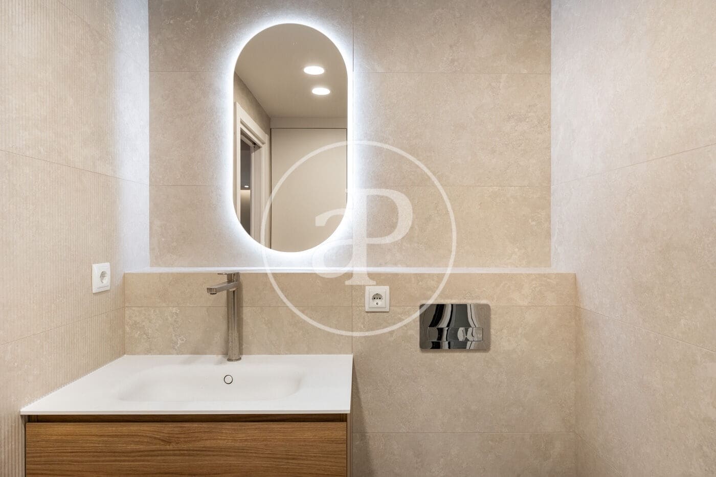 3 soveværelse Lejlighed til salg i Barcelona by - € 1.249.000 (Ref: 9474896)