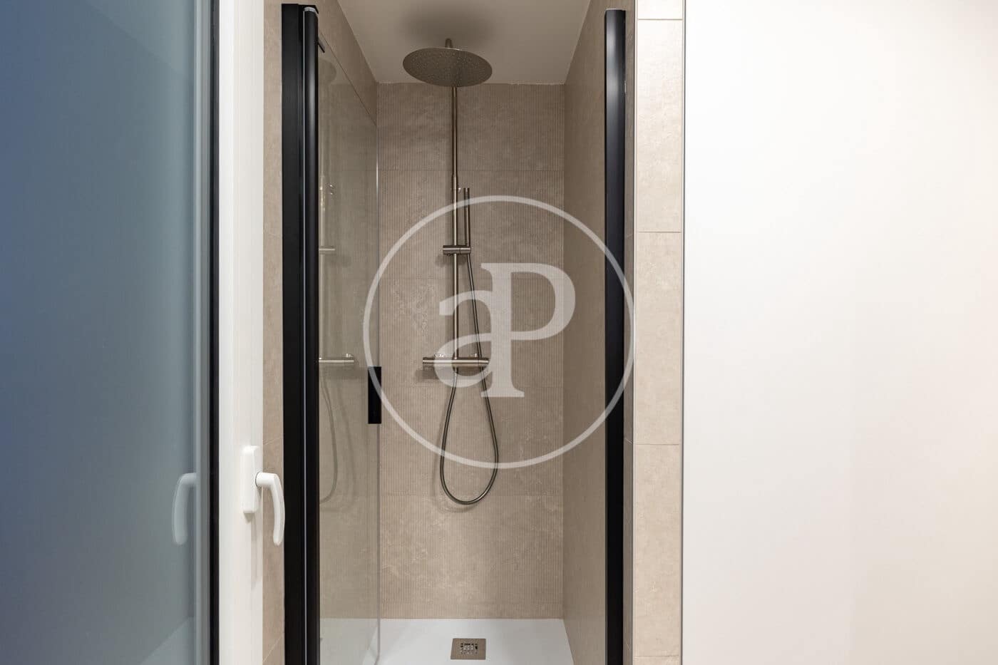 3 soveværelse Lejlighed til salg i Barcelona by - € 1.249.000 (Ref: 9474896)