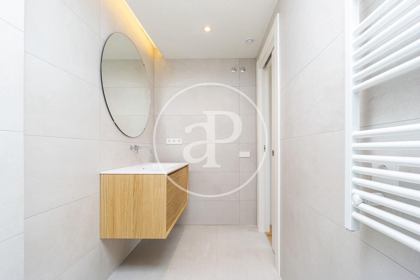 Apartment for sale in Barcelona city - € 620,000 (Ref: 9474897)