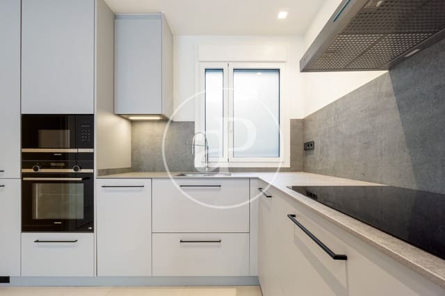 Apartment for sale in L'Antiga Esquerra de L'Eixample, Barcelona city - € 620,000 (Ref: 9474897)