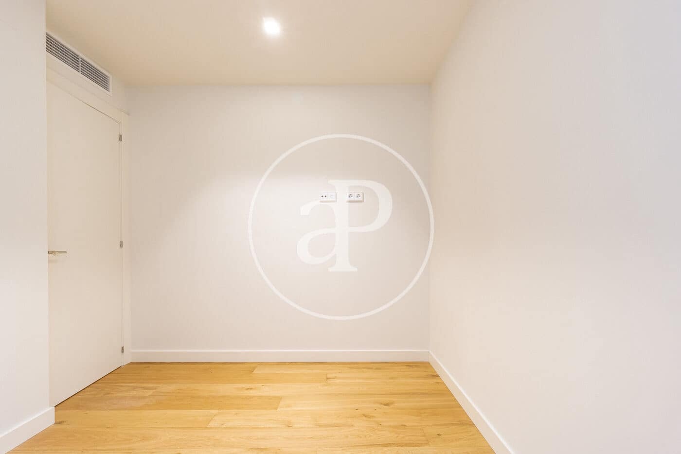 Apartment for sale in Barcelona city - € 620,000 (Ref: 9474898)