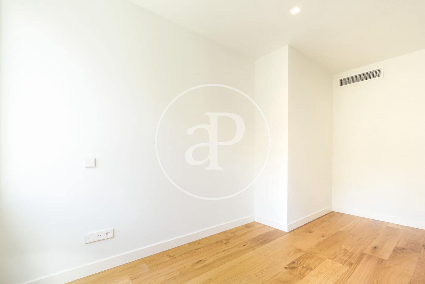 Apartment for sale in Barcelona city - € 620,000 (Ref: 9474898)