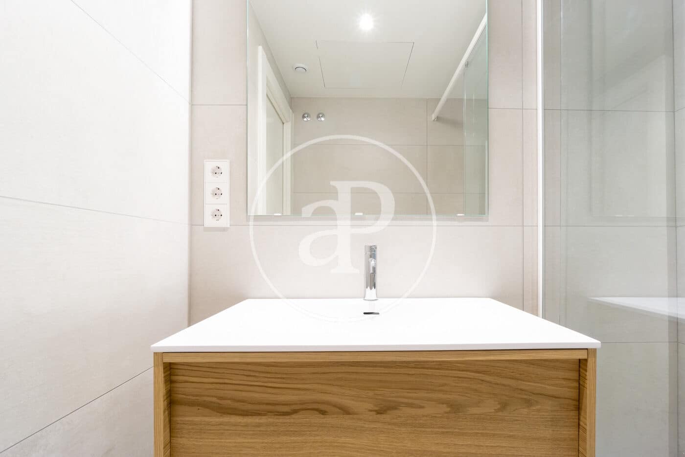 Apartment for sale in Barcelona city - € 620,000 (Ref: 9474899)