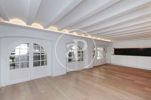 3 makuuhuone Huoneisto myytävänä paikassa El Raval, Barcelona kaupunki mukana uima-altaan - 720 000 € (Ref: 9474904)