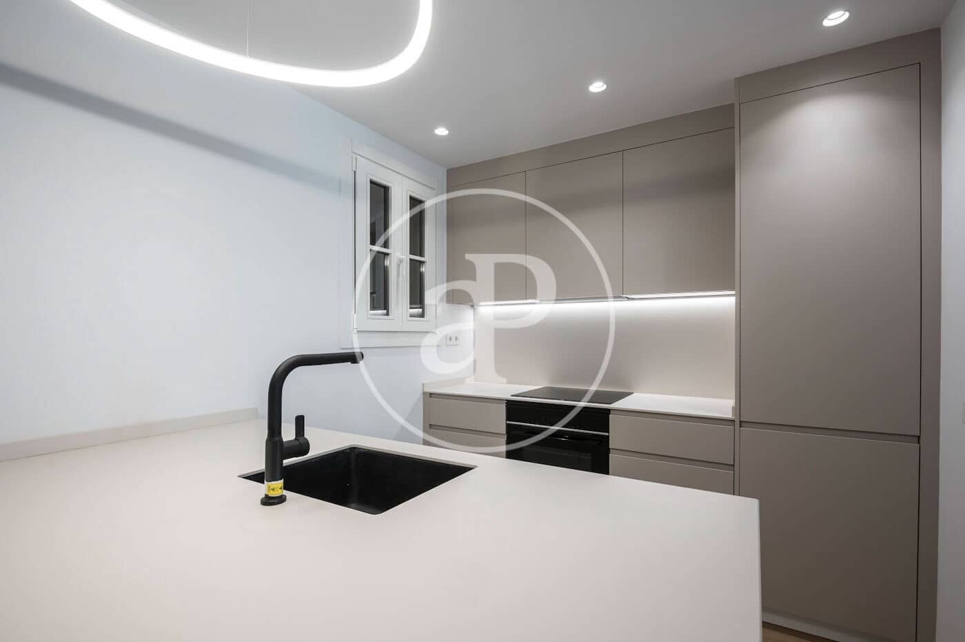 3 bedroom Apartment for sale in Barcelona city with pool - € 720,000 (Ref: 9474907)