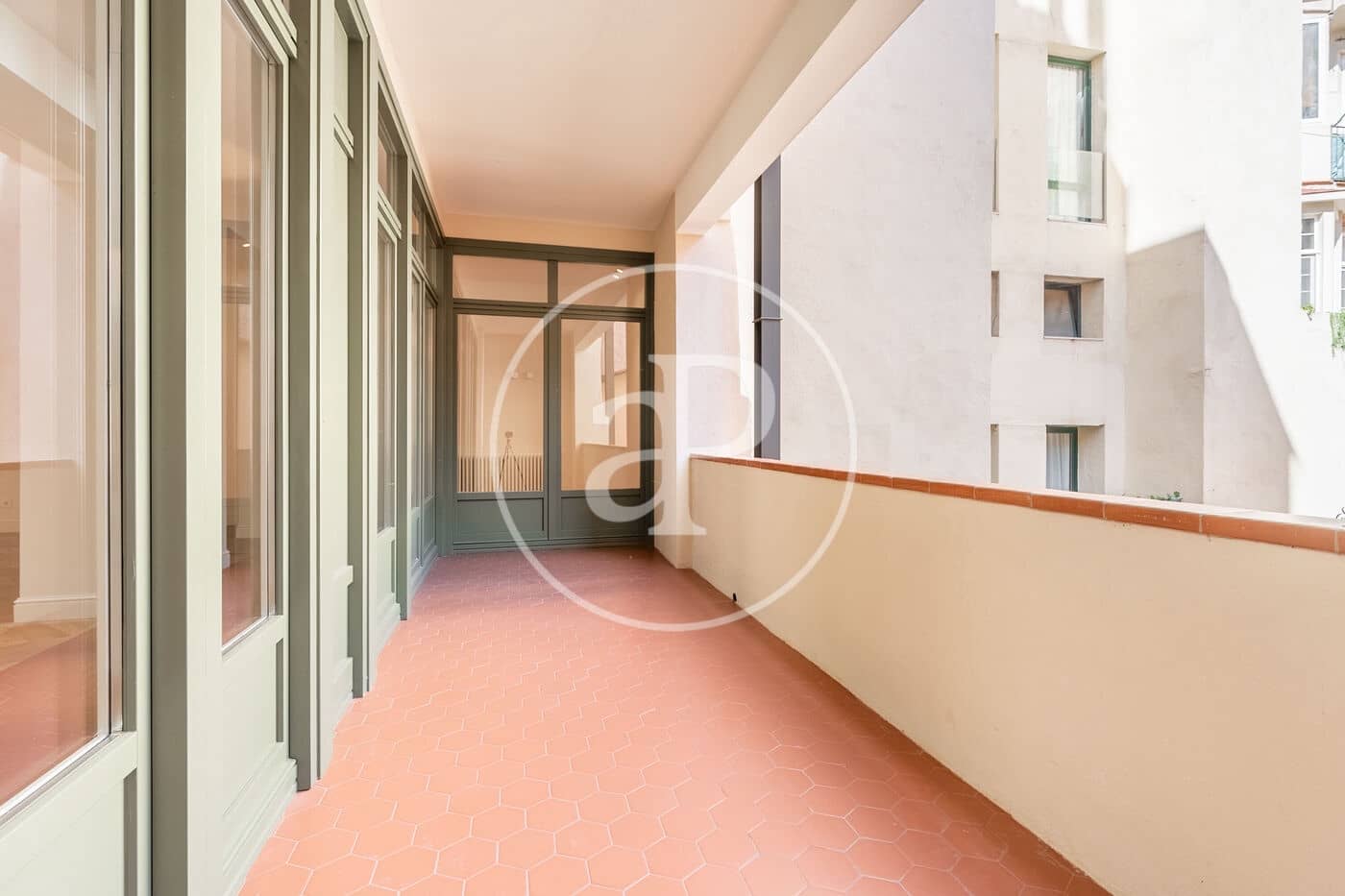 Apartment for sale in Barcelona city - € 725,000 (Ref: 9474909)