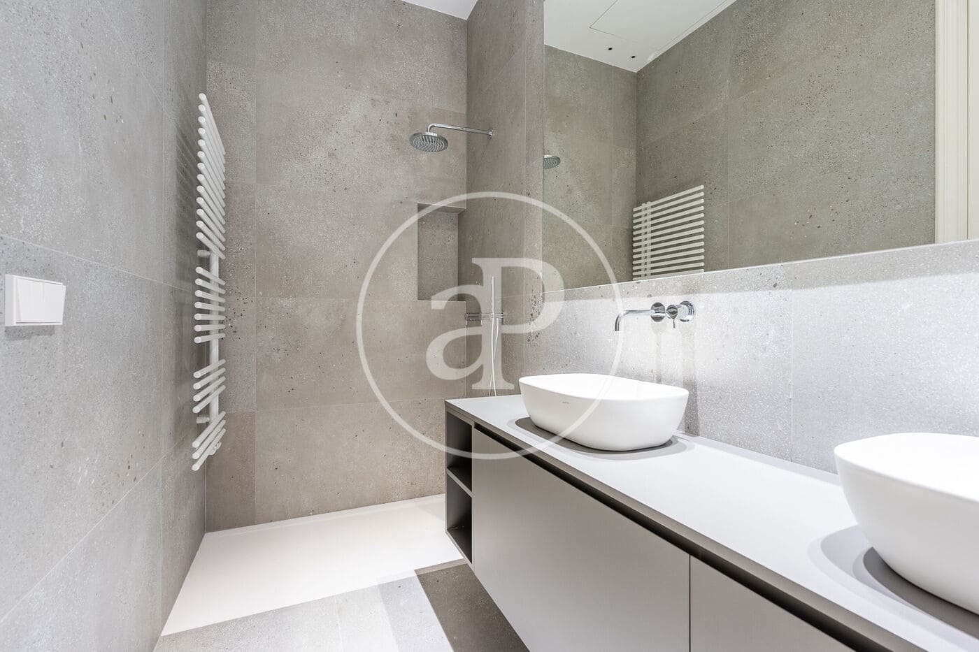 Apartment for sale in Barcelona city - € 725,000 (Ref: 9474909)