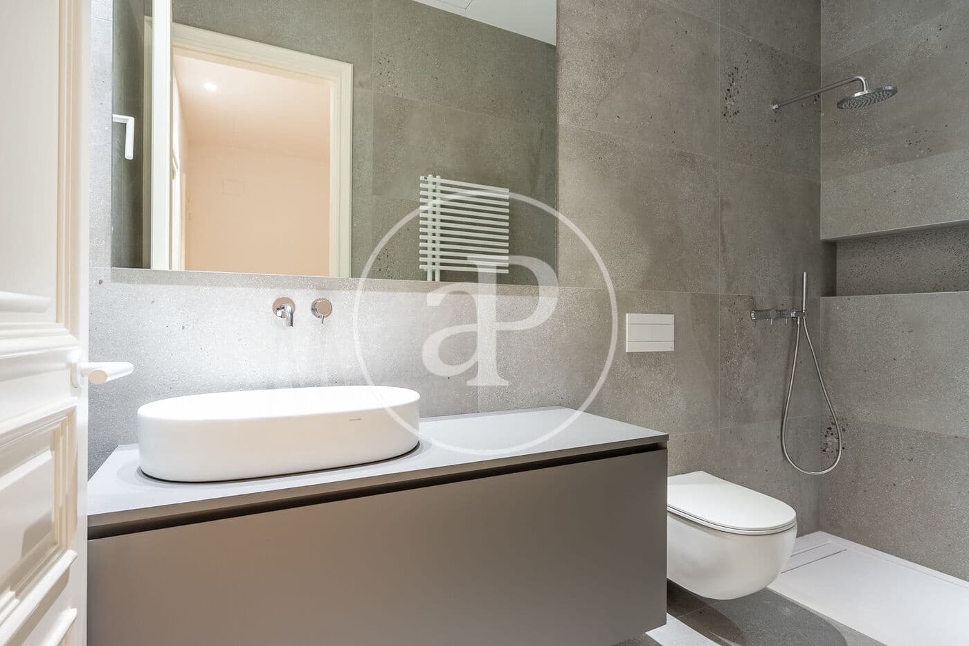 Apartment for sale in Barcelona city - € 725,000 (Ref: 9474909)