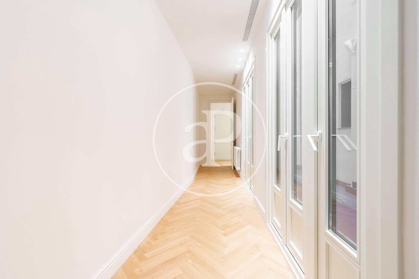 Apartment for sale in Barcelona city - € 725,000 (Ref: 9474909)