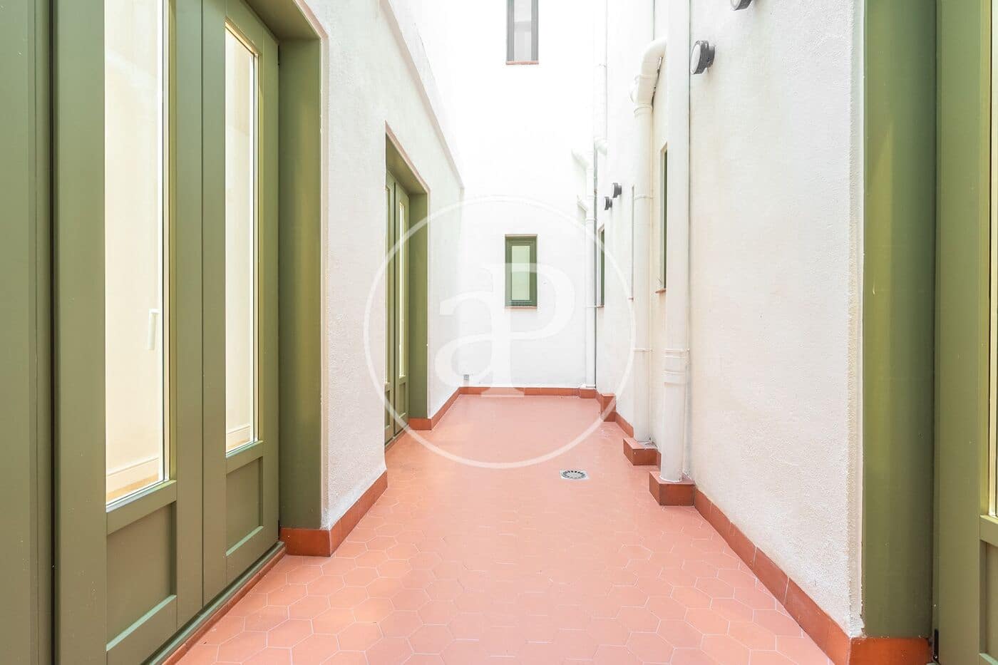 Apartment for sale in Barcelona city - € 725,000 (Ref: 9474909)