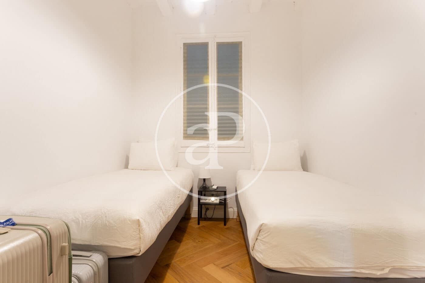 3 quarto Apartamento para arrendar em Barcelona cidade - 2 300 € (Ref: 9481188)