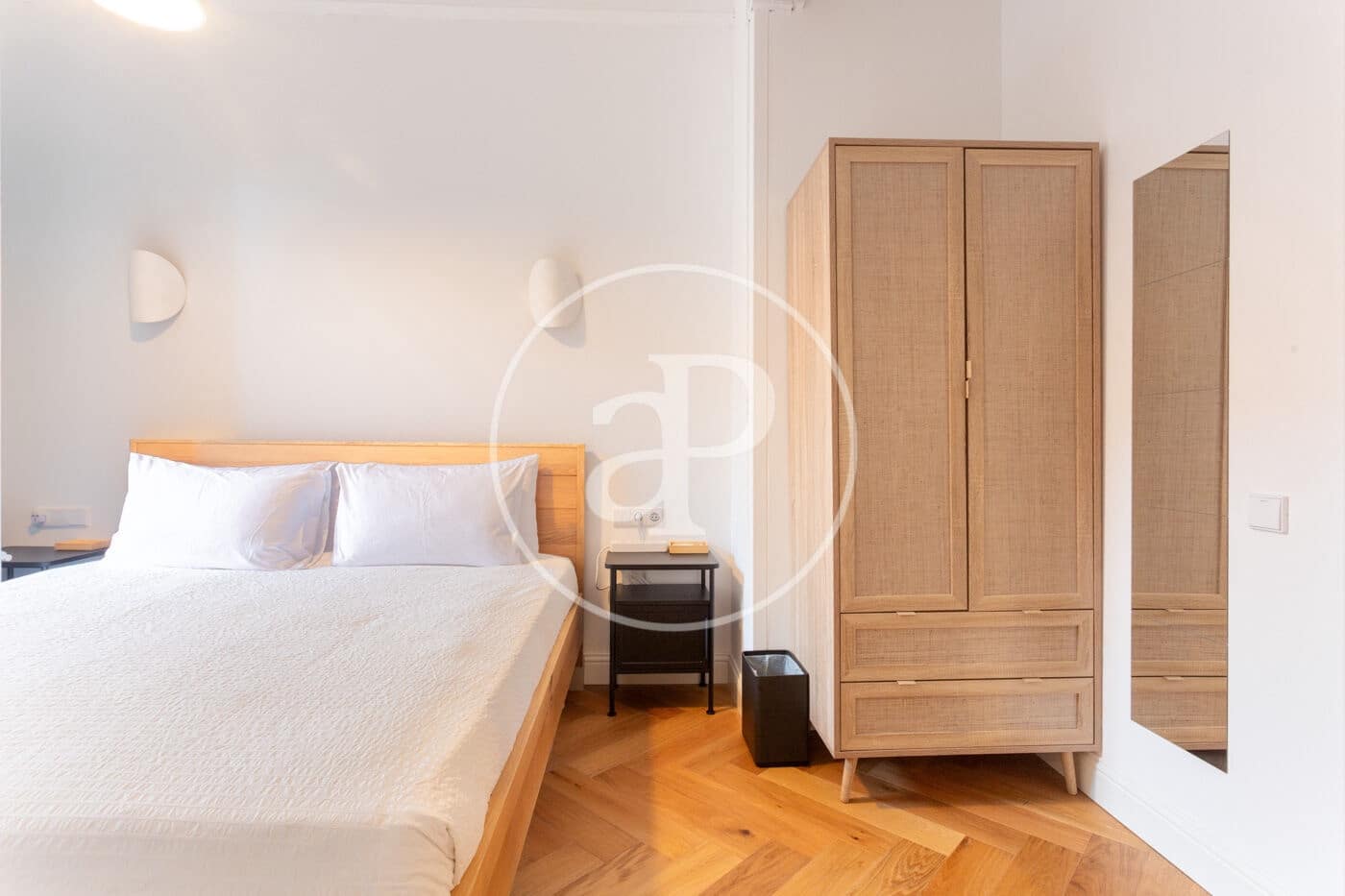 3 quarto Apartamento para arrendar em Barcelona cidade - 2 300 € (Ref: 9481188)