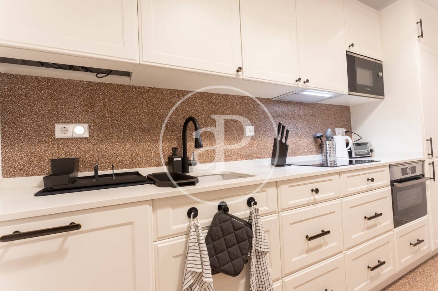 3 quarto Apartamento para arrendar em Barcelona cidade - 2 300 € (Ref: 9481188)