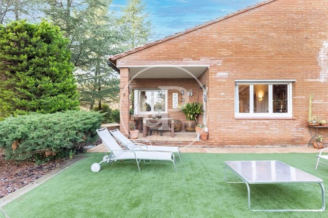 5 bedroom Villa for sale in Matadepera with pool - € 820,000 (Ref: 9491308)