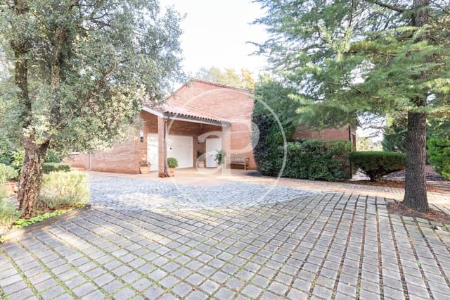 5 bedroom Villa for sale in Matadepera with pool - € 820,000 (Ref: 9491308)