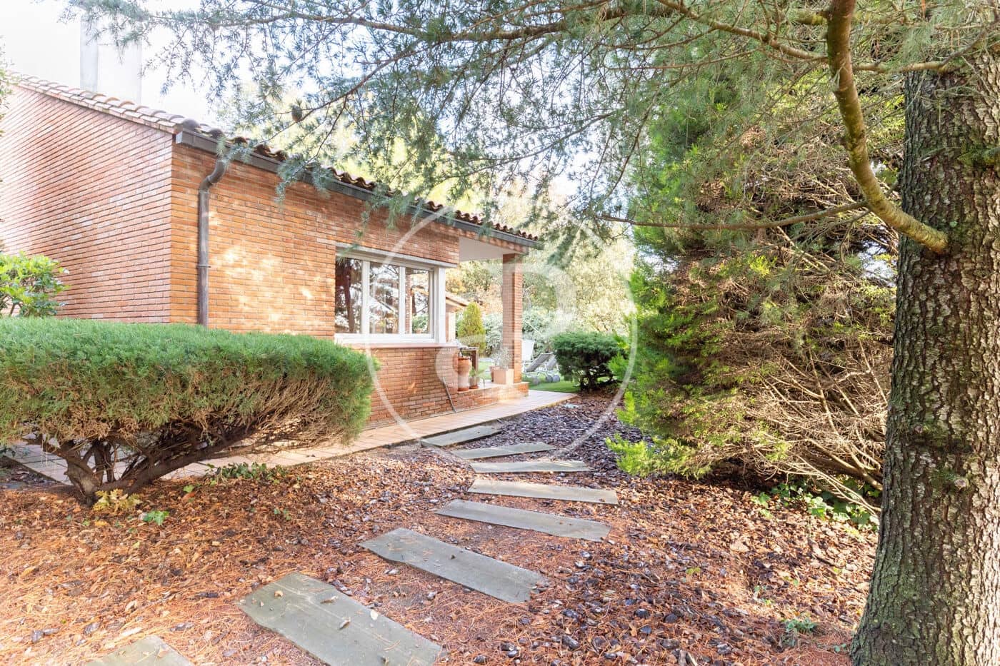 5 bedroom Villa for sale in Matadepera with pool - € 820,000 (Ref: 9491308)