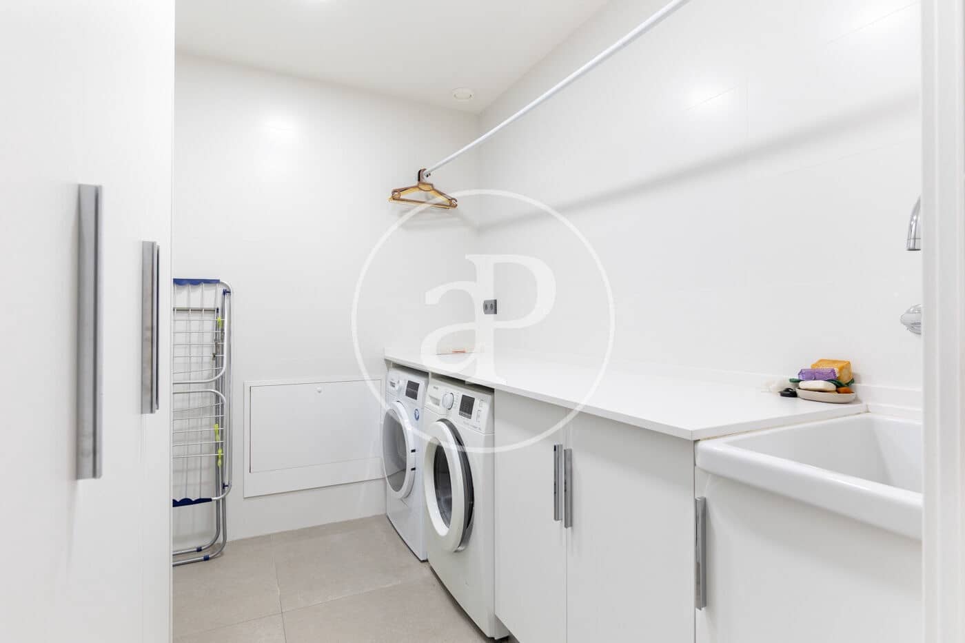 4 makuuhuone Huvila myytävänä paikassa Sabadell mukana uima-altaan - 1 200 000 € (Ref: 9491311)