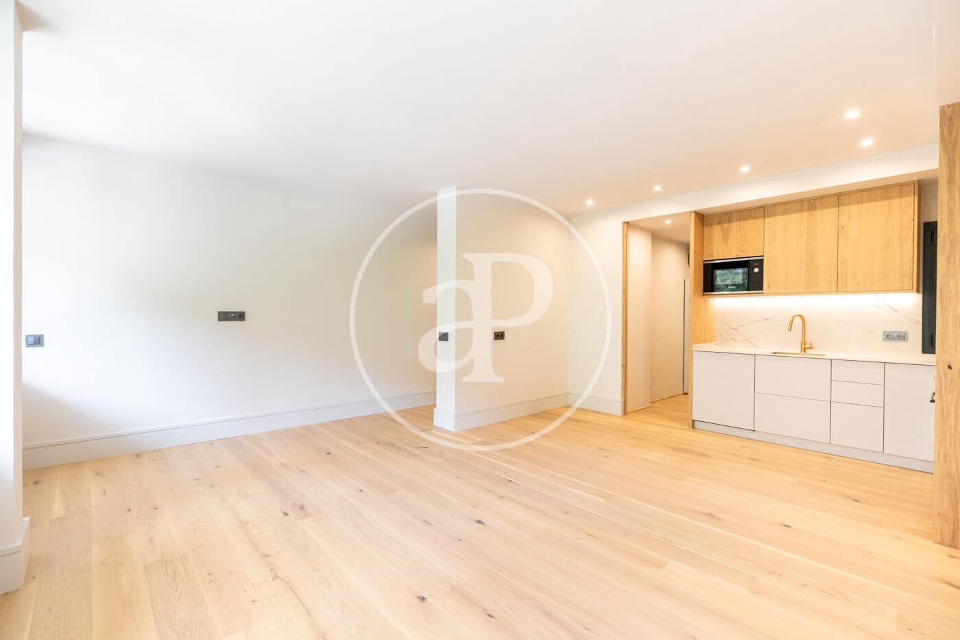 Apartamento de 3 habitaciones en Barcelona ciudad en venta - 570.000 € (Ref: 9494604)