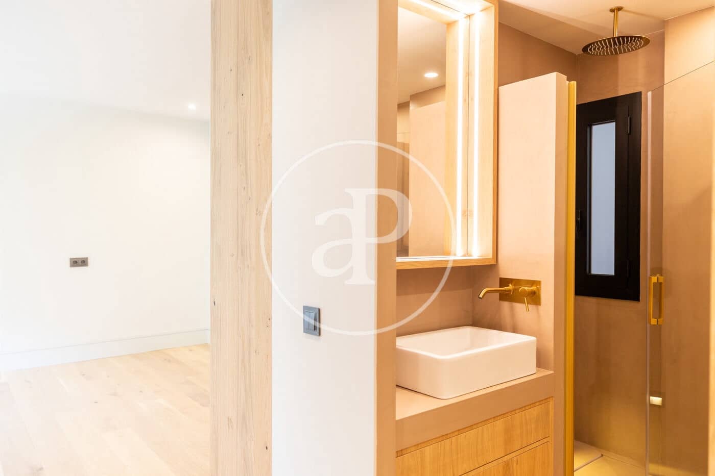 Apartamento de 3 habitaciones en Barcelona ciudad en venta - 570.000 € (Ref: 9494604)