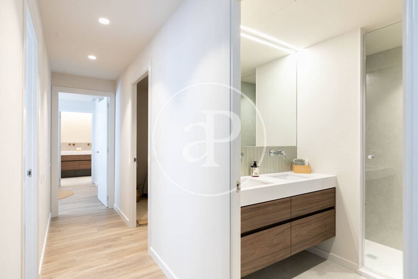 4 bedroom Apartment for sale in Barcelona city - € 1,490,000 (Ref: 9494606)